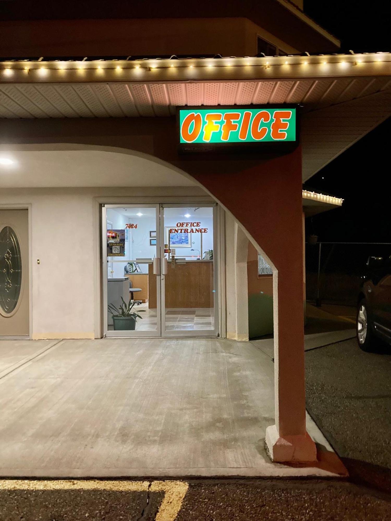 Motel 99 แกรนด์ฟอร์คส์ ภายนอก รูปภาพ